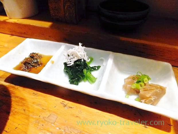 Ark shell liver, spinach with small sardines and blackthroat　seaperch, Kashigashira (Tsukiji)